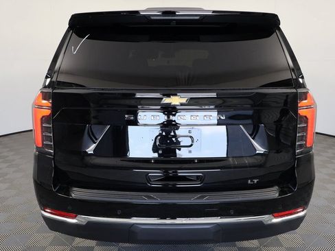 Used 2025 Chevrolet Suburban LT RWD image 4