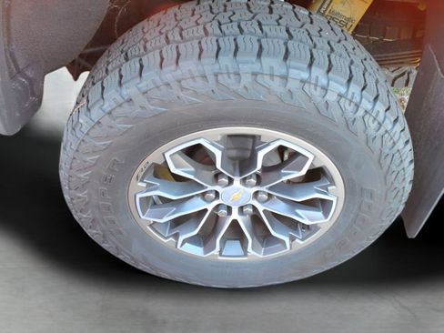 Used 2019 Chevrolet Colorado ZR2 w/ LPO, Power Package AWD/4WD image 11