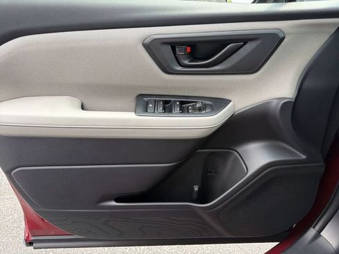 Certified 2025 Subaru Forester AWD/4WD image 21