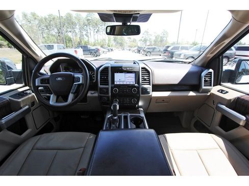 Certified 2019 Ford F150 Lariat image 12