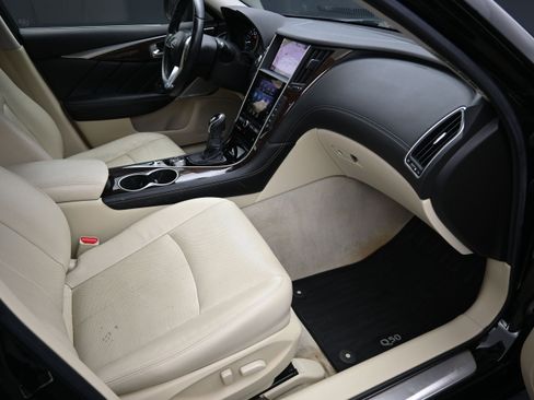 Used 2018 INFINITI Q50 Luxe w/ Sensory Package (Luxe) RWD image 11