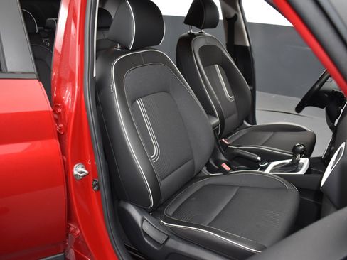 Used 2022 Hyundai Venue Limited image 26