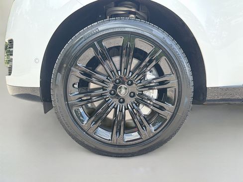 Used 2025 Land Rover Range Rover SE AWD/4WD image 44