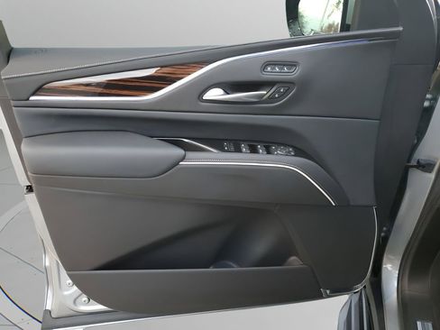 Certified 2024 Cadillac Escalade Premium Luxury image 28