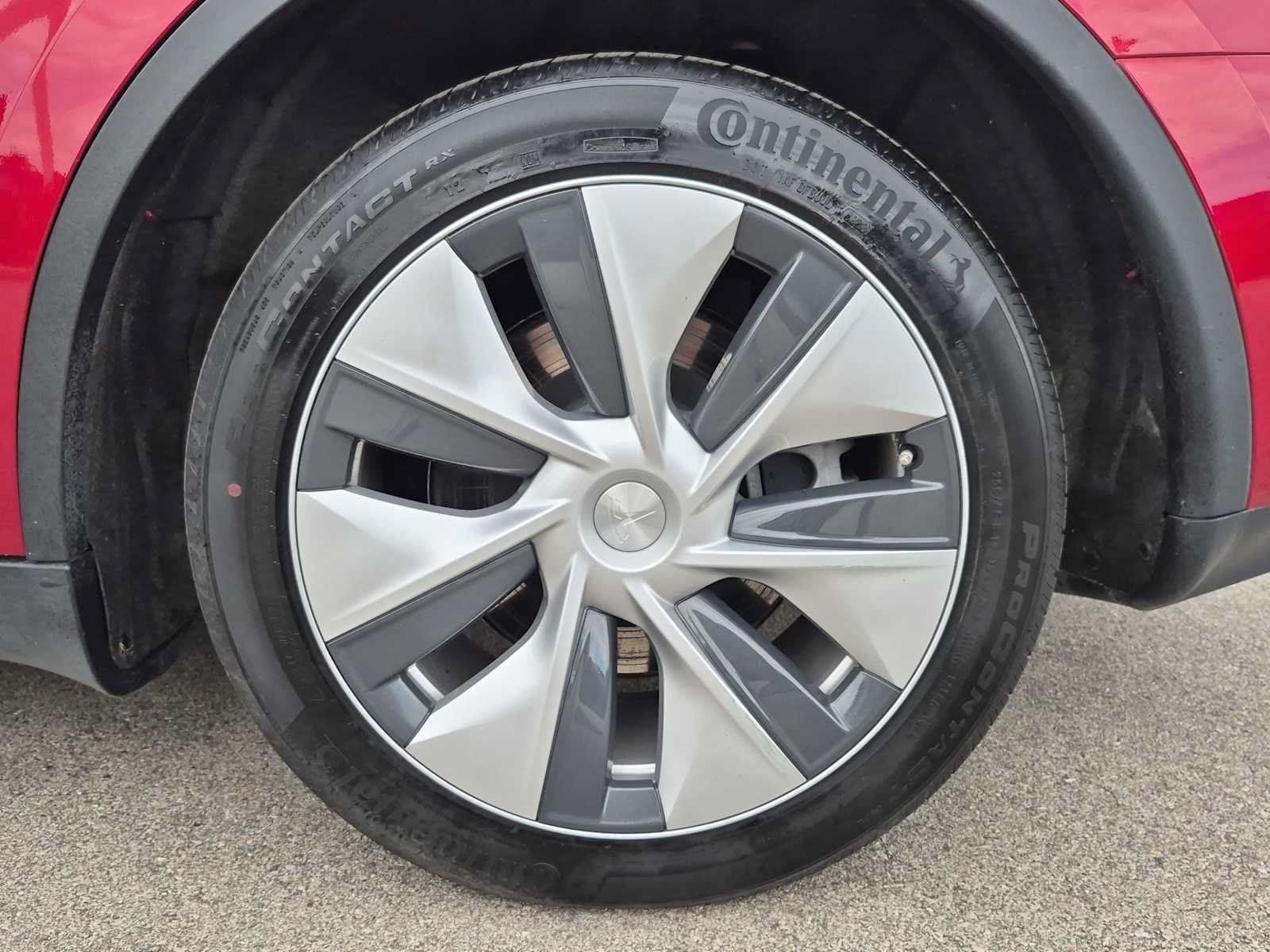 Used 2024 Tesla Model Y Long Range AWD/4WD image 12