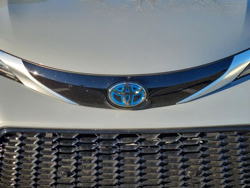 Certified 2024 Toyota Sienna XSE w/ XSE Premium Package image 13