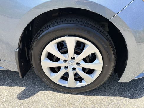 Used 2025 Toyota Corolla LE FWD image 12