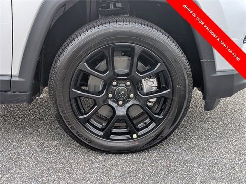 New 2026 Jeep Compass Latitude image 11