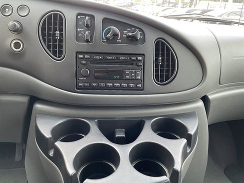 Used 2013 Ford E-350 and Econoline 350 XLT image 33