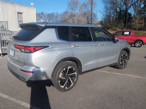 Used 2022 Mitsubishi Outlander ES image 7