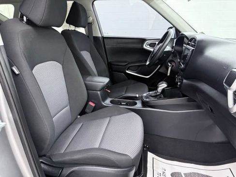 Used 2024 Kia Soul LX w/ Option Group 015 FWD image 18