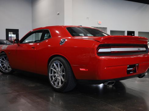 Used 2014 Dodge Challenger R/T Plus image 4