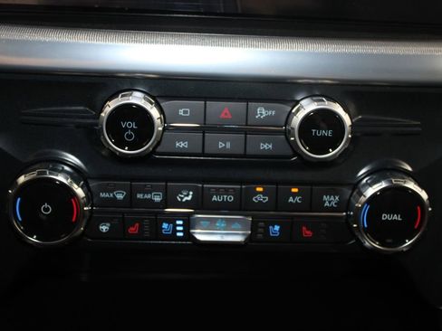 New 2025 Ford F150 Lariat w/ Equipment Group 502A High image 45