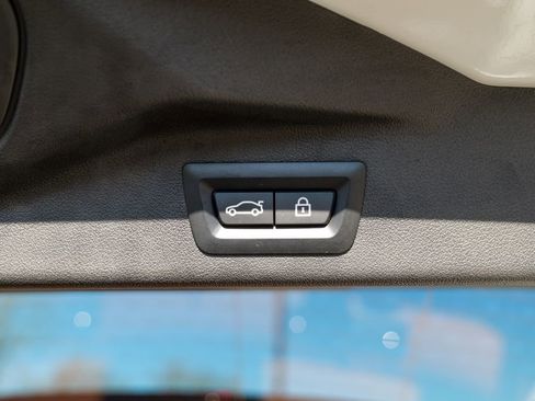 Used 2023 BMW X7 xDrive40i w/ Premium Package image 60