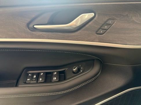 New 2026 Jeep Grand Cherokee L Limited AWD/4WD image 17