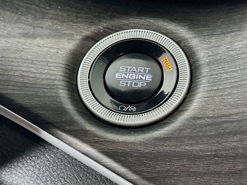 Certified 2024 Jeep Grand Cherokee L Limited w/ Luxury Tech Group II image 24