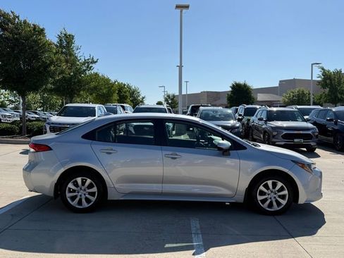 Used 2026 Toyota Corolla LE FWD image 4