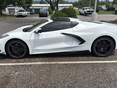 Used 2023 Chevrolet Corvette Stingray Coupe w/ Z51 Performance Package RWD image 9