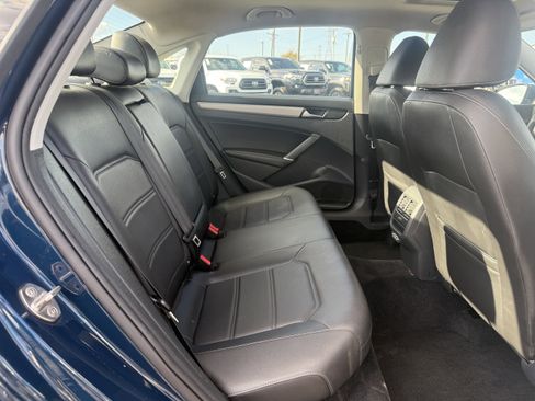 Used 2022 Volkswagen Passat 2.0T SE image 31