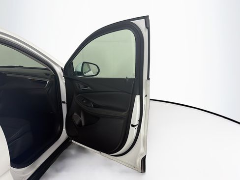 Used 2025 Buick Encore GX Preferred FWD image 30