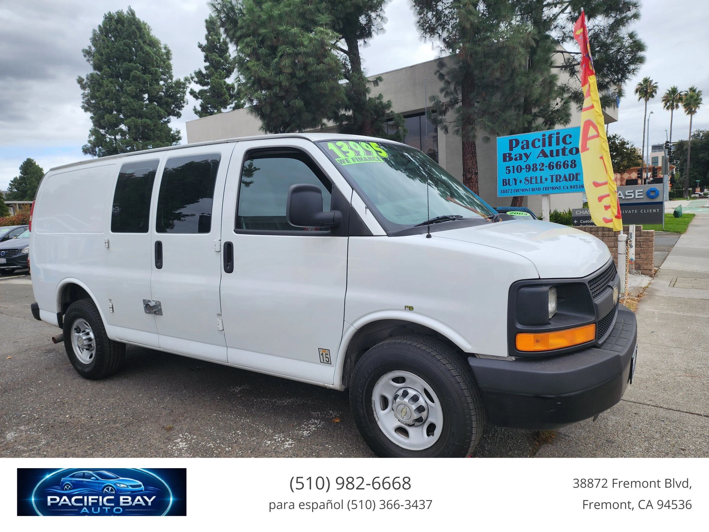 Used 2012 Chevrolet Express 2500 RWD image 1