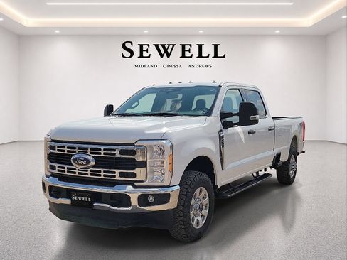 Used 2024 Ford F250 XLT w/ FX4 Off-Road Package AWD/4WD image 1