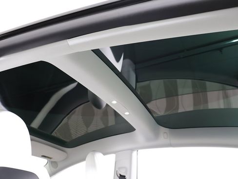 Used 2021 Tesla Model 3 Long Range image 23