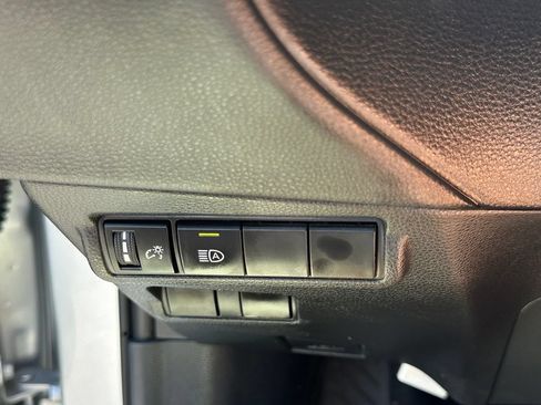 Used 2023 Toyota Corolla Cross LE FWD image 33
