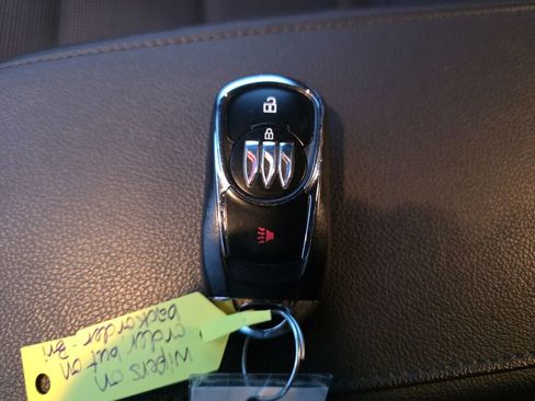 Used 2024 Buick Envista Preferred image 37