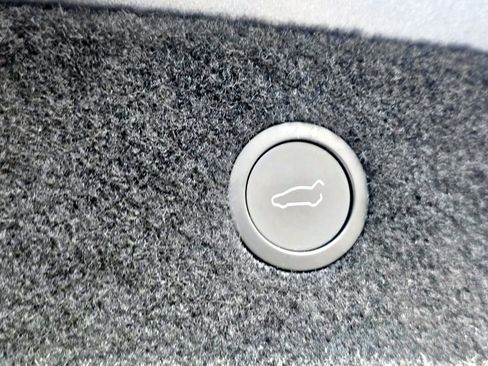Used 2024 Tesla Model X AWD/4WD image 31