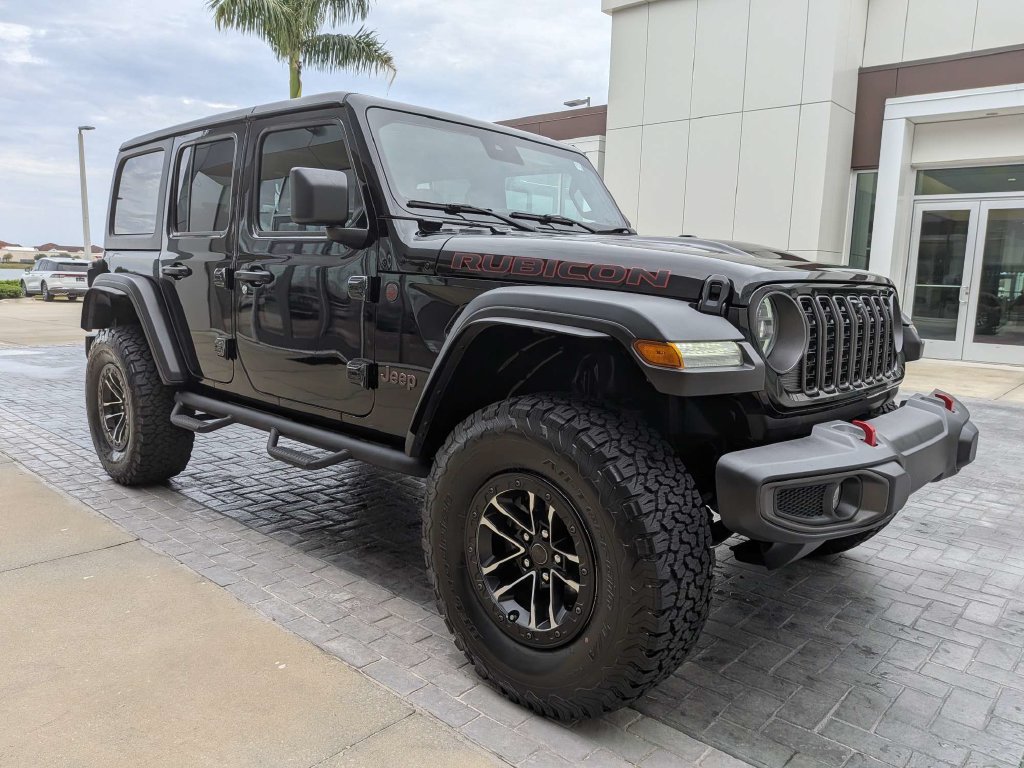 Used 2024 Jeep Wrangler Unlimited Rubicon w/ XTREMEE 35" Tire Package AWD/4WD image 7