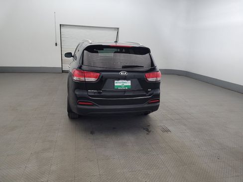 Used 2017 Kia Sorento AWD image 6
