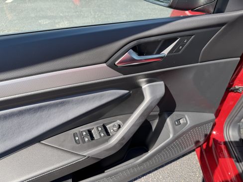 New 2026 Volkswagen Jetta SE FWD image 10