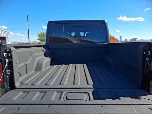 Certified 2024 Jeep Gladiator Sport image 27