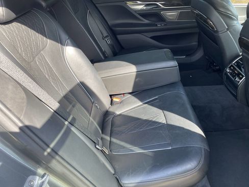 Used 2016 BMW 750i image 28