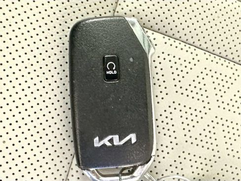 Used 2023 Kia Sorento SX Prestige w/ Panoramic Sunroof Package AWD/4WD image 18