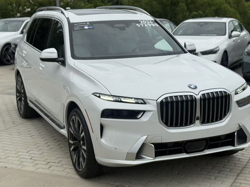Certified 2024 BMW X7 xDrive40i AWD/4WD image 8