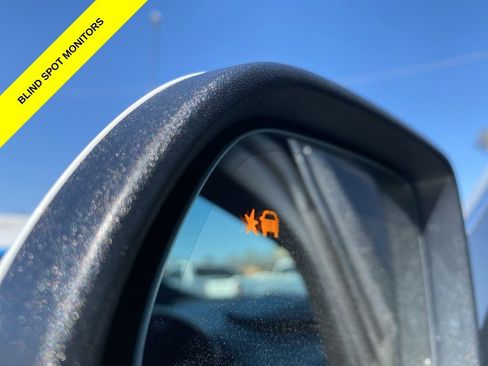 Used 2025 Buick Enclave Preferred image 16