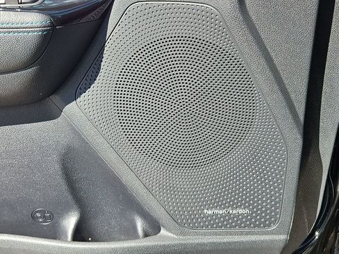 Used 2022 Kia Niro EX Premium image 33