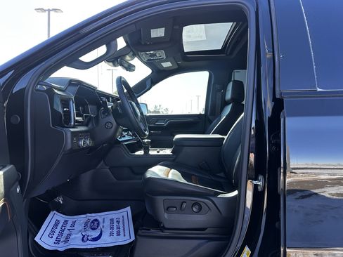 Used 2024 GMC Sierra 1500 AT4 w/ Technology Package image 18