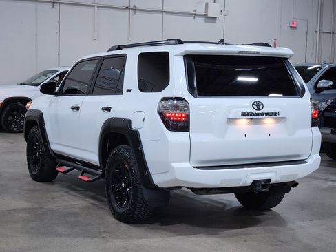 Used 2020 Toyota 4Runner SR5 Premium image 12