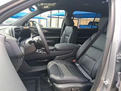 New 2026 Chevrolet Traverse LT w/ Driver Confidence Package FWD image 18