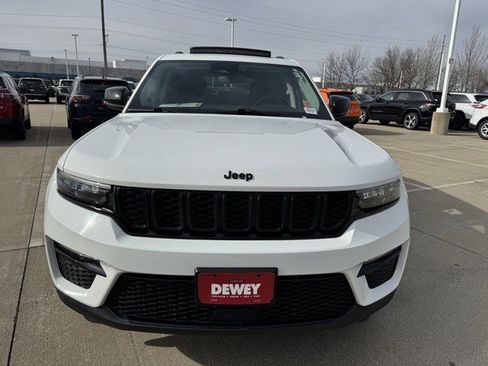 Certified 2023 Jeep Grand Cherokee Limited w/ Black Appearance Package image 2