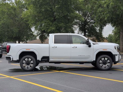 New 2026 GMC Sierra 2500 Denali w/ Denali Reserve Package AWD/4WD image 7
