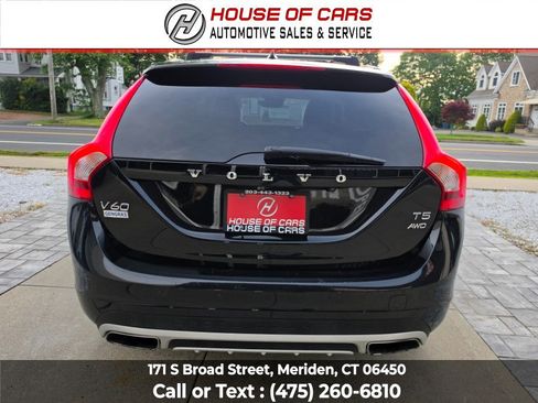 Used 2017 Volvo V60 T5 Cross Country w/ Climate Package AWD/4WD image 5