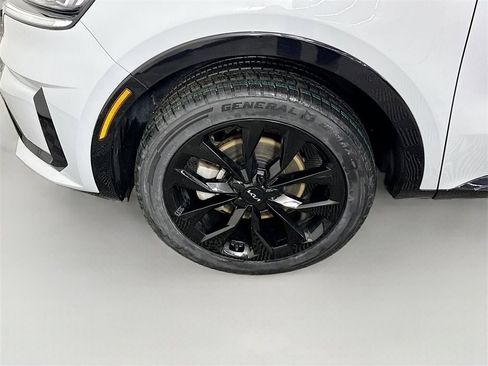 Used 2023 Kia Sorento SX image 25
