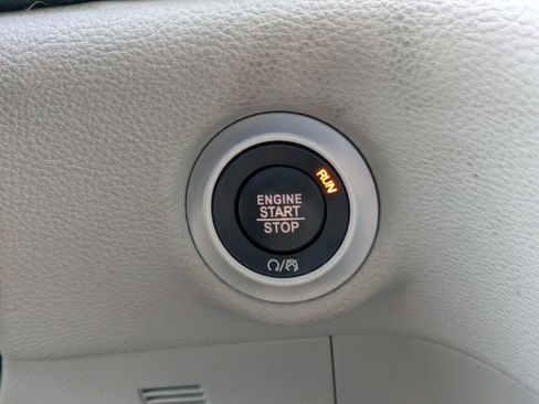 Used 2018 Chrysler Pacifica Limited w/ Advanced Safetytec Group image 29