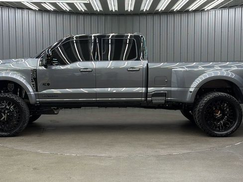 Used 2026 Ford F450 Platinum w/ FX4 Off-Road Package image 2