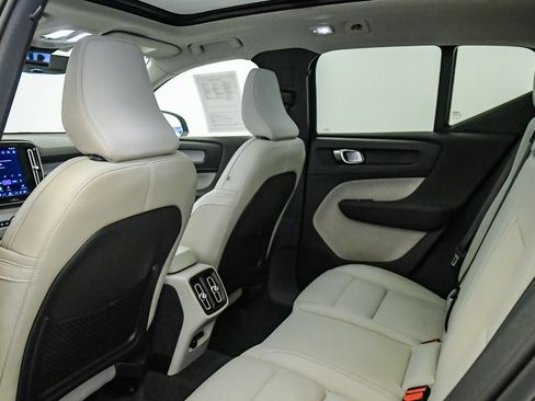 Certified 2026 Volvo XC40 B5 Plus w/ Protection Package Premier AWD/4WD image 19