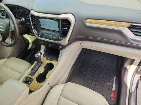 Used 2019 GMC Acadia Denali w/ Technology Package FWD image 30